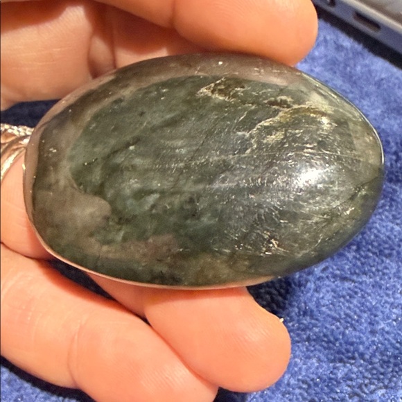 Polished Labradorite Palm Stone - Blue-Green Flash - Picture 5 of 7